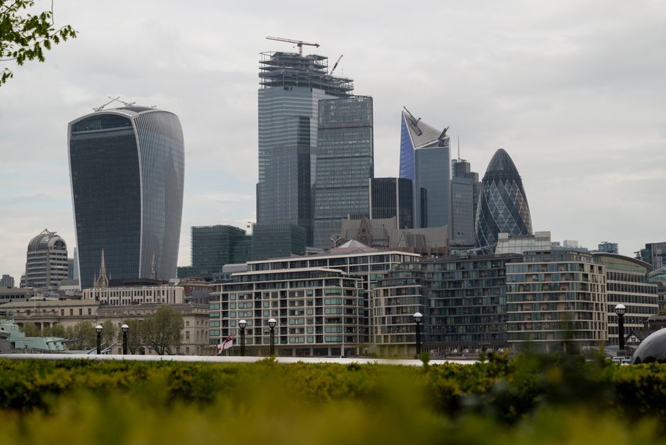 Pasaporte español y ETA del Reino Unido para viajar a Londres