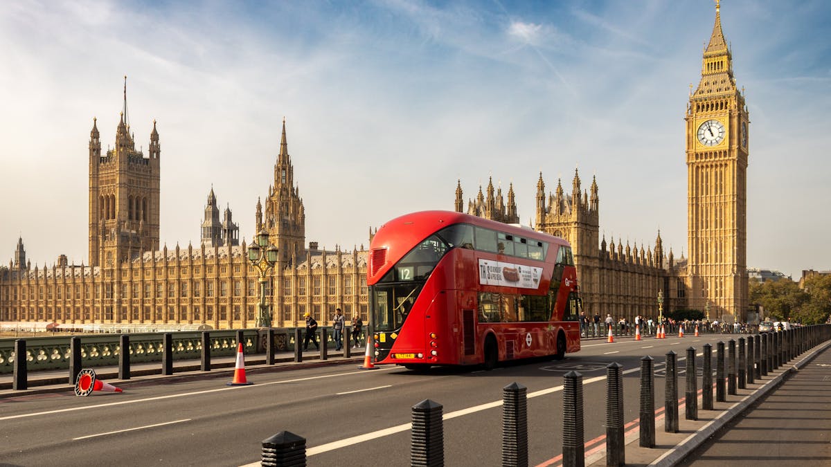 Pasaporte español y UK ETA para visado turista reino unido