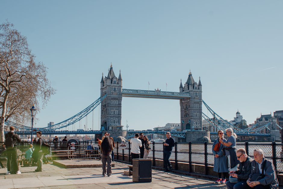 Pasaporte español y ETA del Reino Unido para viajar a Londres