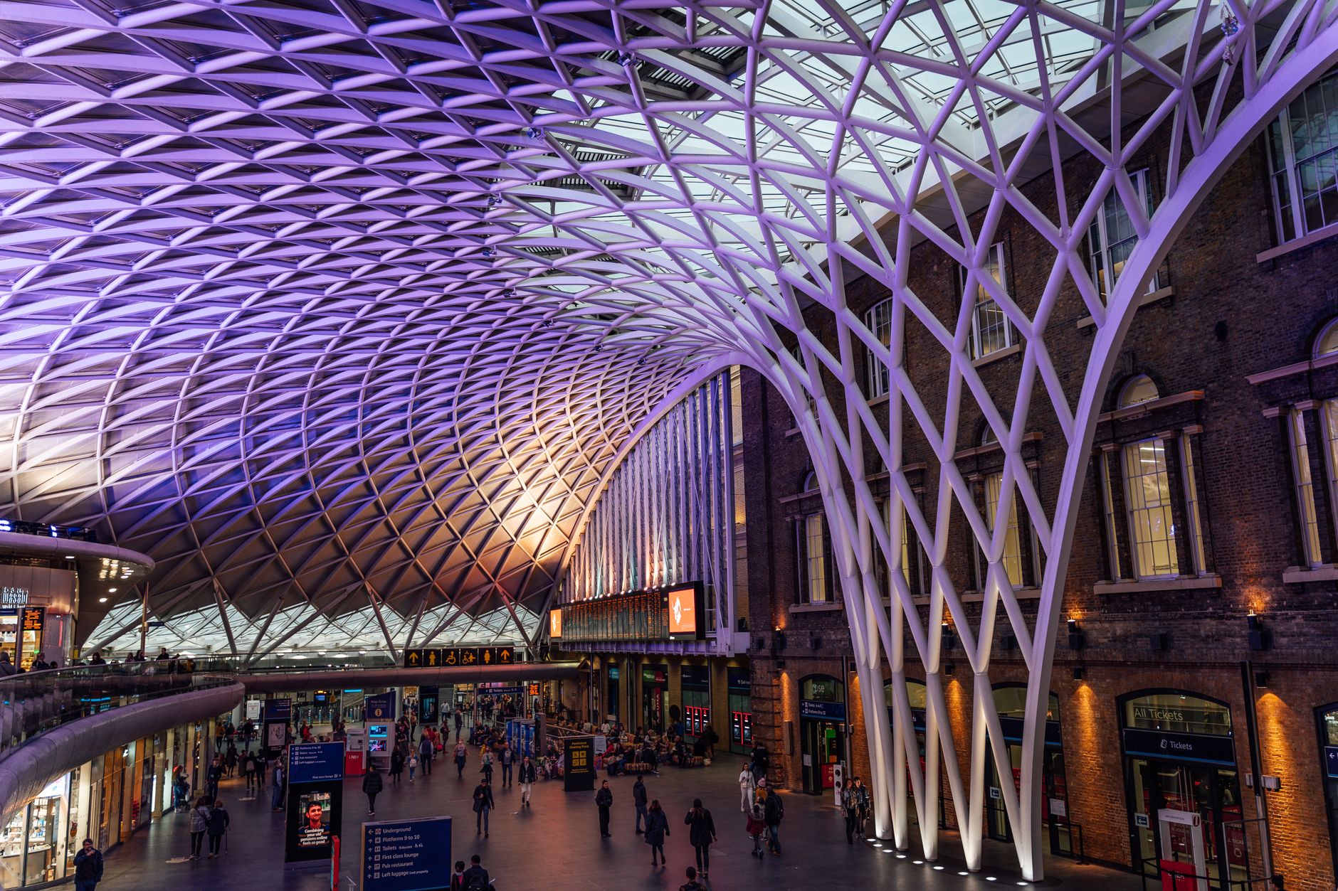 Interior de la estación de King's Cross en Londres, cerca del andén 9¾